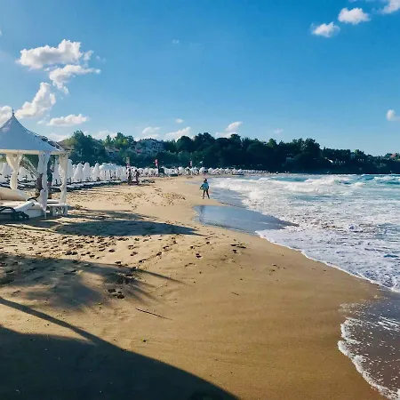 Spacious Kid Friendly Beach Seaview Villa