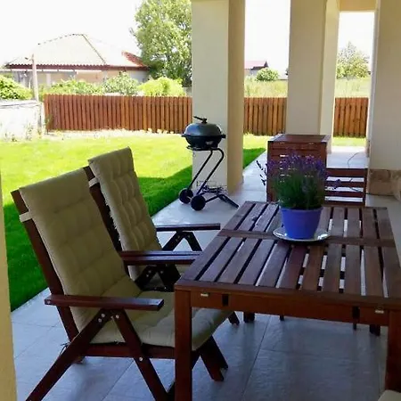Луксозна вила Spacious Kid Friendly Beach Seaview *